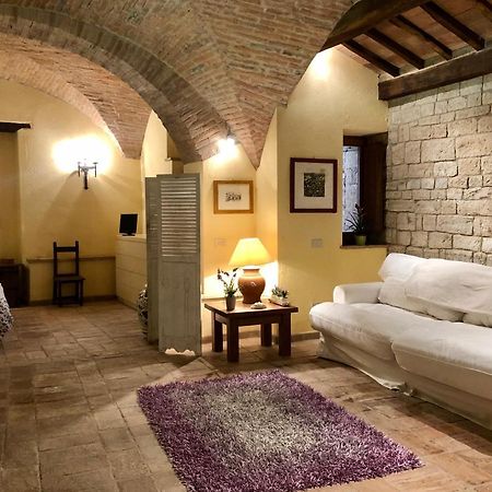 Da Patou Apartment Todi Bagian luar foto