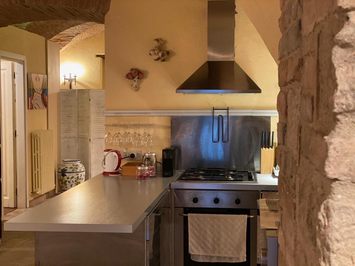 Da Patou Apartment Todi Bagian luar foto