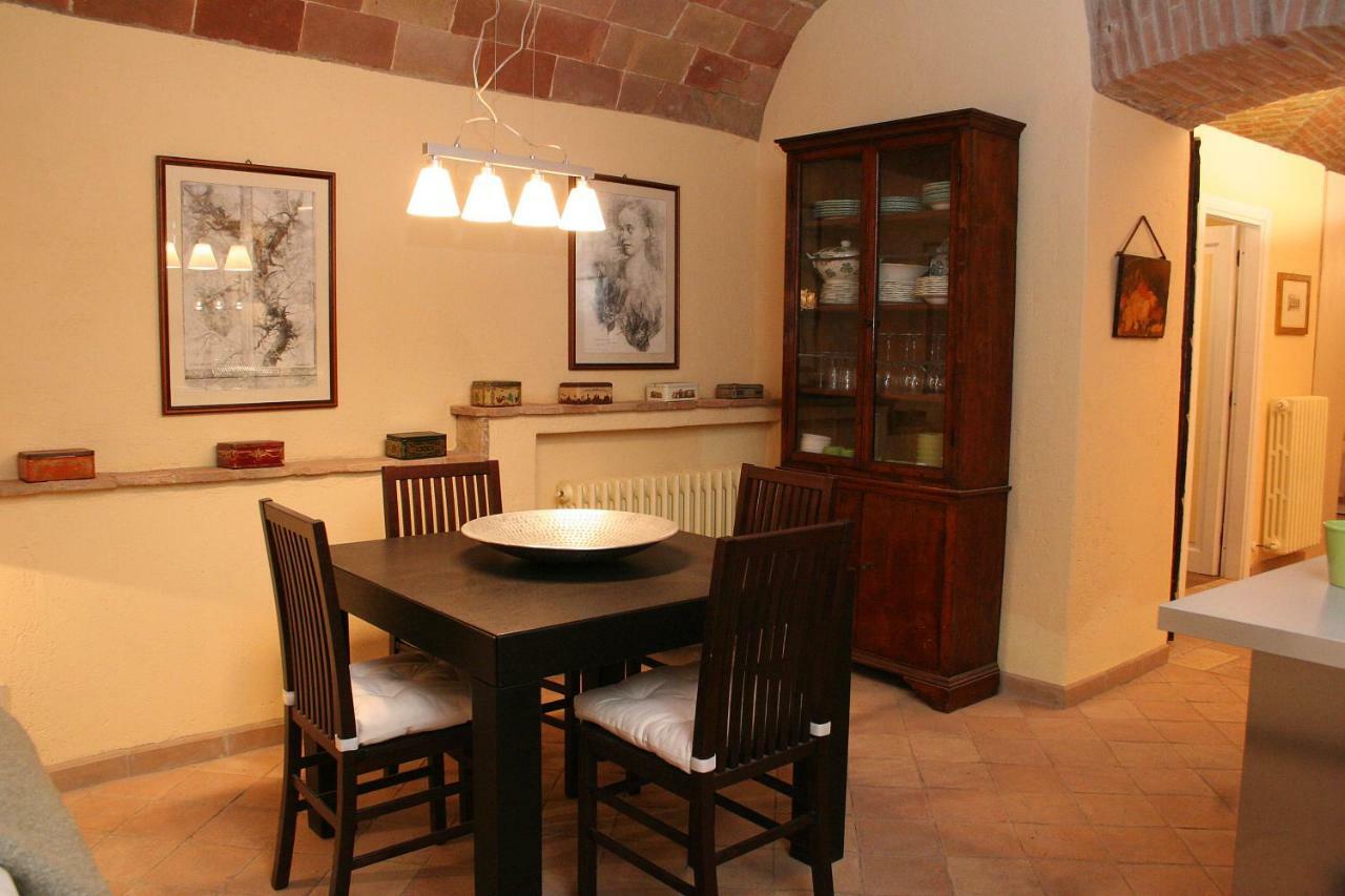 Da Patou Apartment Todi Bagian luar foto