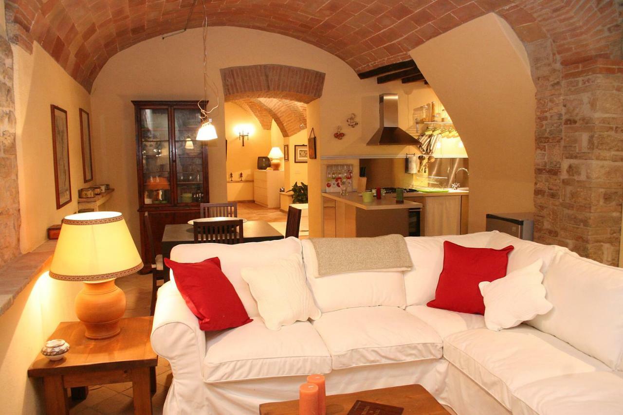 Da Patou Apartment Todi Bagian luar foto