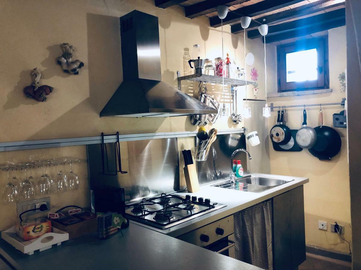 Da Patou Apartment Todi Bagian luar foto