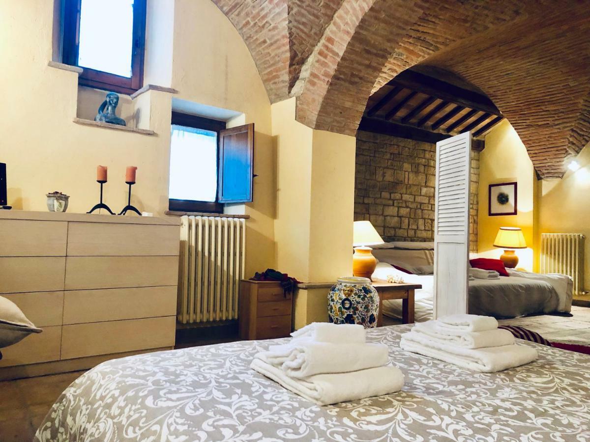 Da Patou Apartment Todi Bagian luar foto